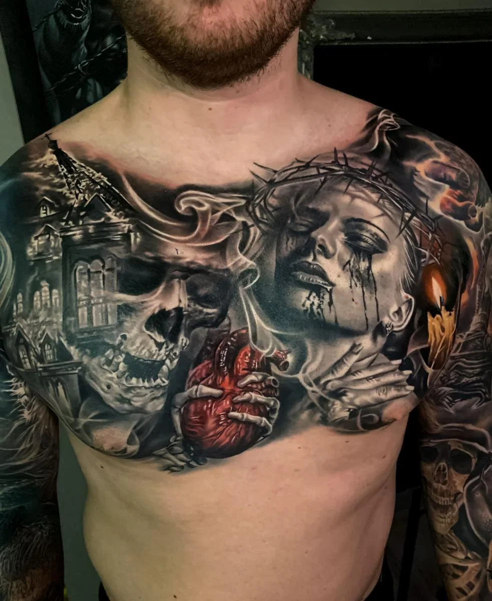 Tatuaj realist amplu realizat pe piept la Hasha Tattoo