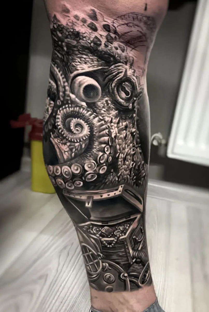 Tatuaj ornamental, compoziție pe braț